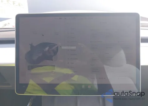 2023 Tesla Model Y Awd/Long Range Dual Motor All-Wheel Drive z USA, uszkodzony, nr VIN 7SAYGDEE4PA167984